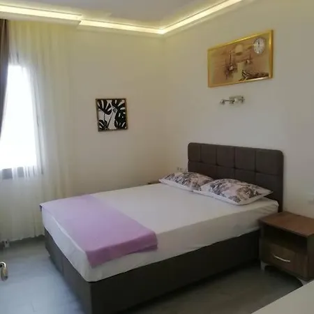 Hotel Mazi'da Denize Yakin